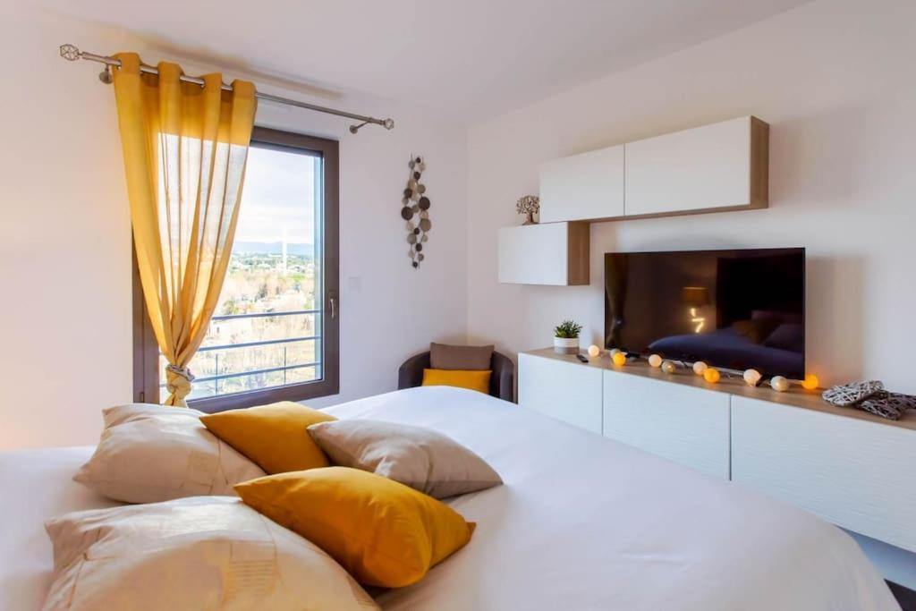 Apartmán A7- 2 Bdr Sea & Mountain View - Ac, Parking, Pool & Terrace Antibes Exteriér fotografie