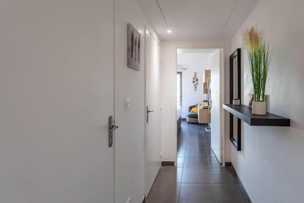 Apartmán A7- 2 Bdr Sea & Mountain View - Ac, Parking, Pool & Terrace Antibes Exteriér fotografie